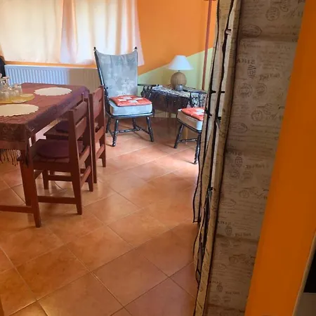 Fonix Apartman شقة كيستاي