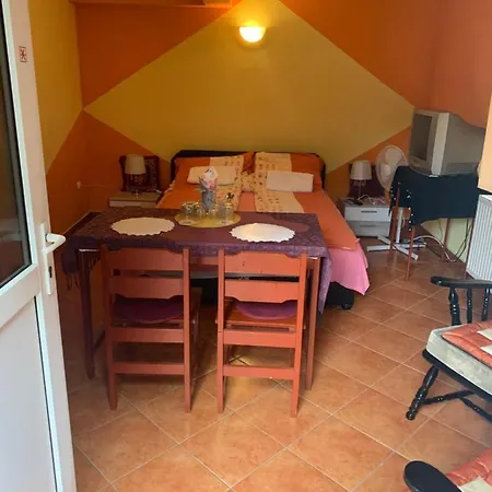 Fonix Apartman Apartment